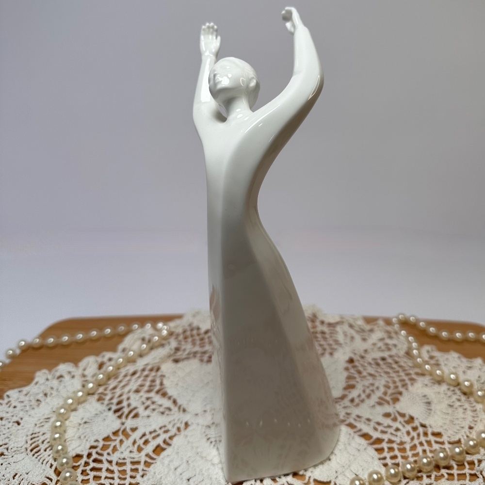 Royal Doulton Images âAwakeningâ Porcelain Figurine | Arms Raised - Picture 3 of 6